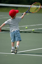 Собственный теннисный корт - необходимое условие для воспитания будущих чемпионов