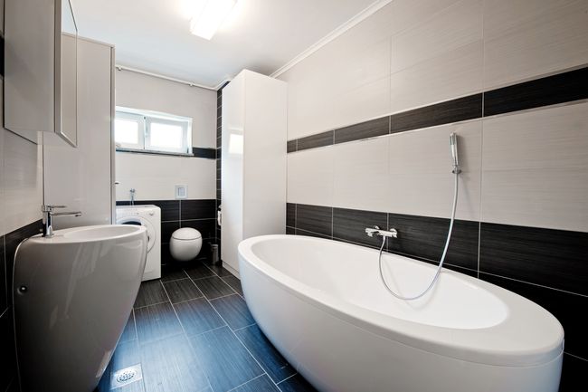 Если ванная комната не требует значительной реставрации, то можно обойтись косметическим ремонтом